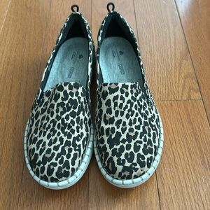 Clark’s Cloud Steppers Slip-on Shoe. Leopard print. Size 5.5